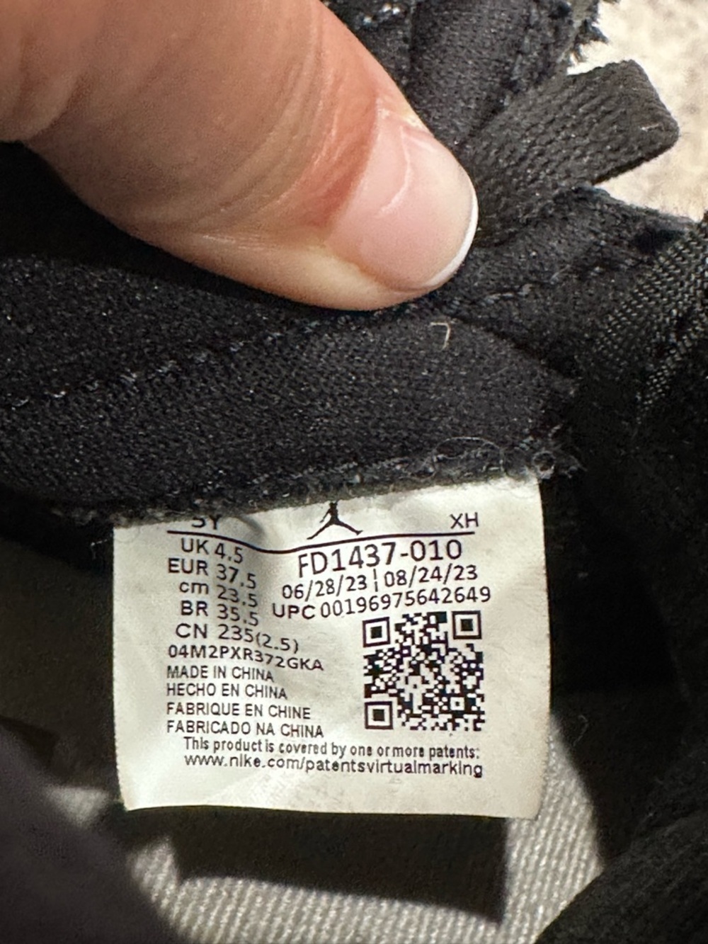 Nike Air Jordan 1 Retro High OG GS 'Black White 2.0' - Picture 9 of 9